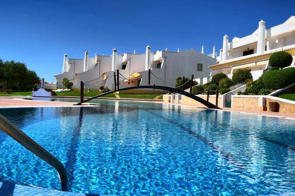 Townhouse 700M From Sao Rafael Beach Albufeira Bagian luar foto